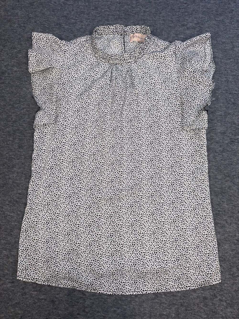 Philosophy Republic Clothing XS Leopard Print Ruffle Sleeve Mock Neck Top